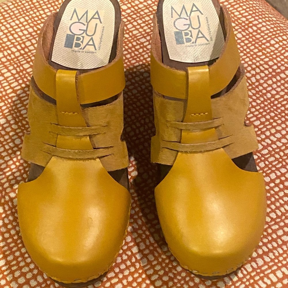 Maguba Mustard Yellow Leather Clogs